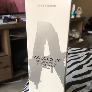 Aceology Detoxifying Treatment Mask